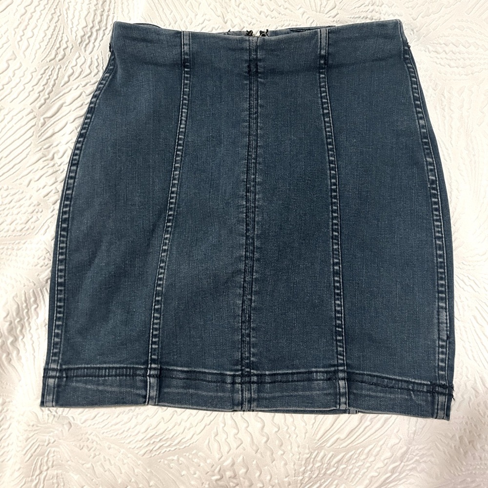 Stretch denim skirt